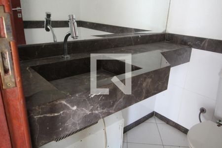 Casa de condomínio para alugar com 1200m², 5 quartos e 2 vagasLavabo 3