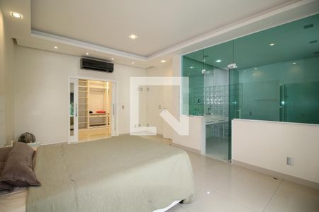 Casa de condomínio para alugar com 1200m², 5 quartos e 2 vagasSuíte 4