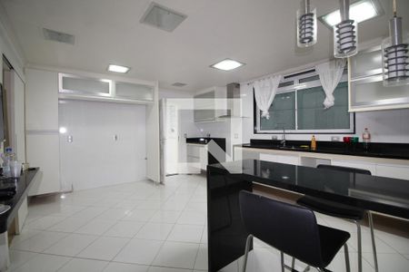 Casa de condomínio para alugar com 1200m², 5 quartos e 2 vagasCozinha