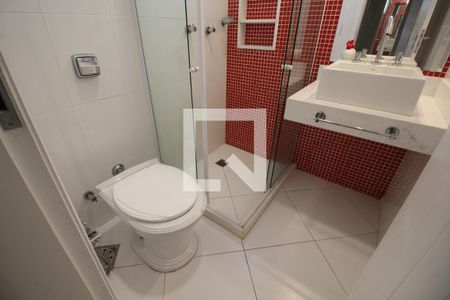 Casa de condomínio para alugar com 1200m², 5 quartos e 2 vagasBanheiro da Suíte 1