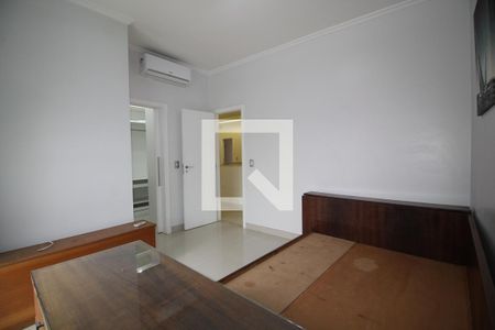 Casa de condomínio para alugar com 1200m², 5 quartos e 2 vagasSuíte 3