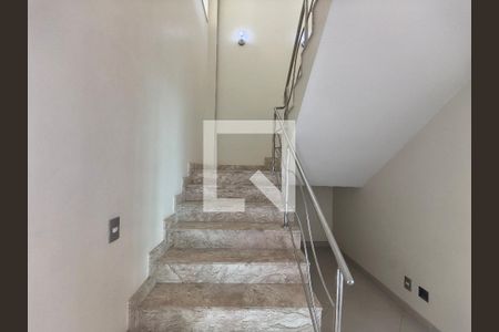 Corredor de casa de condomínio à venda com 5 quartos, 1200m² em Taquara, Rio de Janeiro