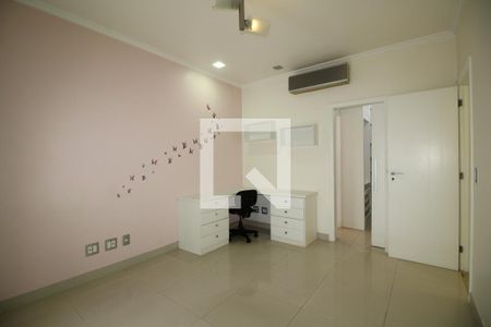 Casa de condomínio para alugar com 1200m², 5 quartos e 2 vagasSuíte 2