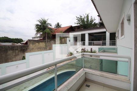 Casa de condomínio para alugar com 1200m², 5 quartos e 2 vagasVaranda da Suíte 3