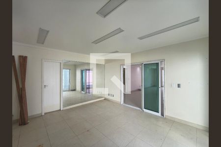 Sala de casa de condomínio à venda com 5 quartos, 1200m² em Taquara, Rio de Janeiro