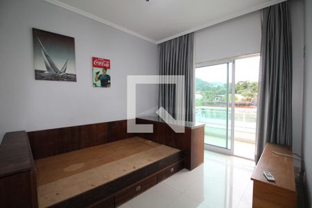 Casa de condomínio para alugar com 1200m², 5 quartos e 2 vagasSuíte 3