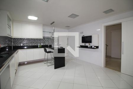 Casa de condomínio para alugar com 1200m², 5 quartos e 2 vagasCozinha