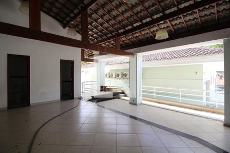 Casa de condomínio para alugar com 1200m², 5 quartos e 2 vagasChurrasqueira