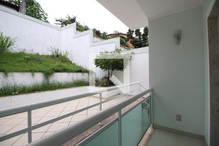 Casa de condomínio para alugar com 1200m², 5 quartos e 2 vagasVaranda da Suíte 2