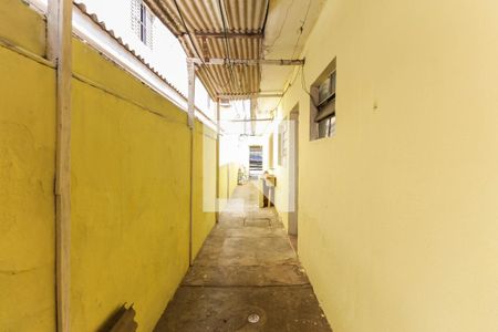 Corredor Externa de casa para alugar com 2 quartos, 100m² em Jardim das Camélias, São Paulo