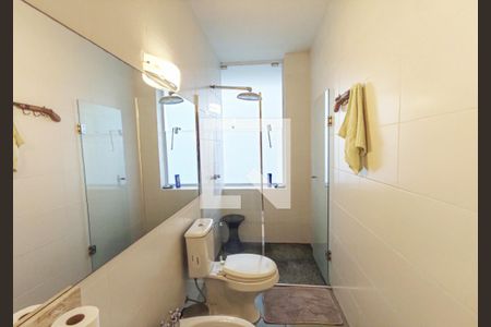 Casa à venda com 328m², 3 quartos e 6 vagasBanheiro