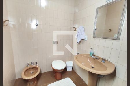 Casa à venda com 328m², 3 quartos e 6 vagasBanheiro