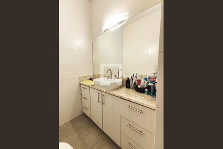 Casa à venda com 328m², 3 quartos e 6 vagasBanheiro