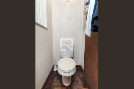 Casa à venda com 328m², 3 quartos e 6 vagasBanheiro