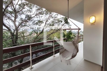 Casa à venda com 328m², 3 quartos e 6 vagasvaranda