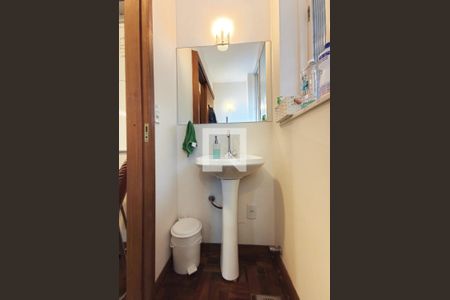 Casa à venda com 328m², 3 quartos e 6 vagasBanheiro