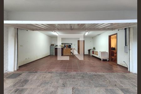 Casa à venda com 328m², 3 quartos e 6 vagasGaragem