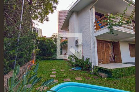 Casa à venda com 328m², 3 quartos e 6 vagasPiscina