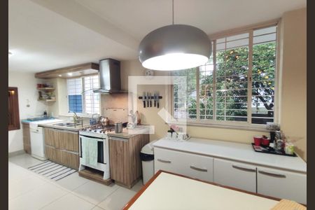 Casa à venda com 328m², 3 quartos e 6 vagasCozinha