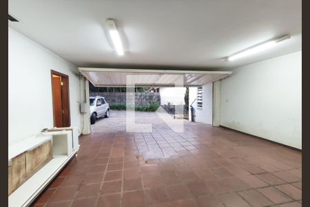 Casa à venda com 328m², 3 quartos e 6 vagasGaragem