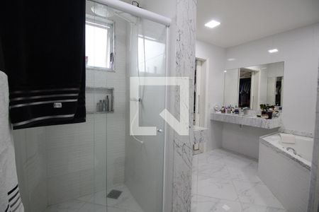 Casa de condomínio à venda com 560m², 4 quartos e 2 vagasBanheiro da Suíte 3