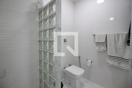 Casa de condomínio à venda com 560m², 4 quartos e 2 vagasBanheiro da Suíte 3