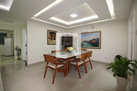 Sala 1 de casa de condomínio à venda com 4 quartos, 560m² em Jacarepaguá, Rio de Janeiro