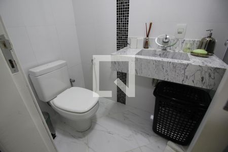 Casa de condomínio à venda com 560m², 4 quartos e 2 vagasBanheiro da Suíte 4