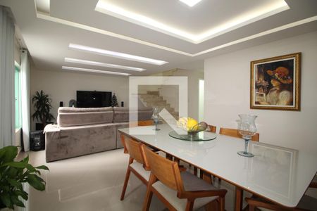 Sala 1 de casa de condomínio à venda com 4 quartos, 560m² em Jacarepaguá, Rio de Janeiro