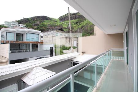 Casa de condomínio à venda com 560m², 4 quartos e 2 vagasVaranda da Suíte 2