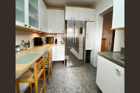 Apartamento à venda com 161m², 4 quartos e 3 vagas