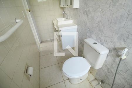 Banheiro de apartamento para alugar com 2 quartos, 69m² em Taquara, Rio de Janeiro