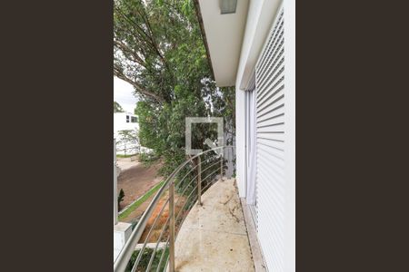 Casa de condomínio à venda com 529m², 4 quartos e 6 vagas Casa de condomínio à venda com 529m², 4 quartos e 6 vagasVaranda Suíte 1