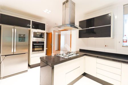 Casa de condomínio à venda com 529m², 4 quartos e 6 vagas Casa de condomínio à venda com 529m², 4 quartos e 6 vagasCozinha