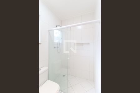 Casa de condomínio à venda com 529m², 4 quartos e 6 vagas Casa de condomínio à venda com 529m², 4 quartos e 6 vagasBanheiro suíte 4