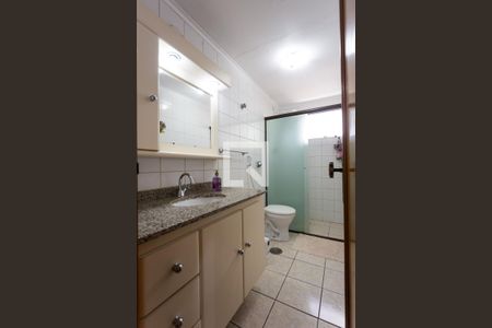 Apartamento à venda com 100m², 3 quartos e 2 vagas Apartamento à venda com 100m², 3 quartos e 2 vagasBanheiro