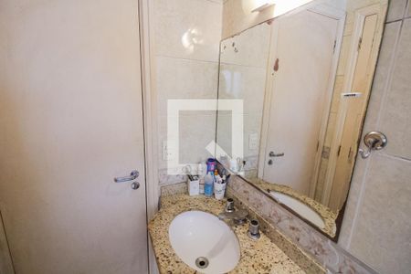 Casa à venda com 135m², 4 quartos e 2 vagas Casa à venda com 135m², 4 quartos e 2 vagasBanheiro