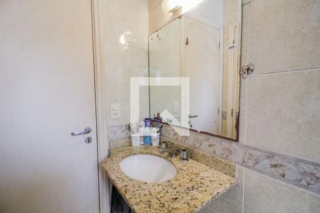 Casa à venda com 135m², 4 quartos e 2 vagas Casa à venda com 135m², 4 quartos e 2 vagasBanheiro