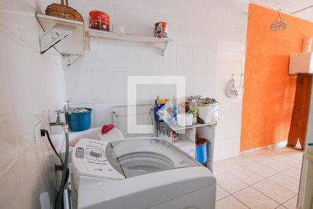 Casa à venda com 135m², 4 quartos e 2 vagas Casa à venda com 135m², 4 quartos e 2 vagasLavanderia