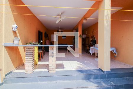 Casa à venda com 135m², 4 quartos e 2 vagas Casa à venda com 135m², 4 quartos e 2 vagasÁrea externa