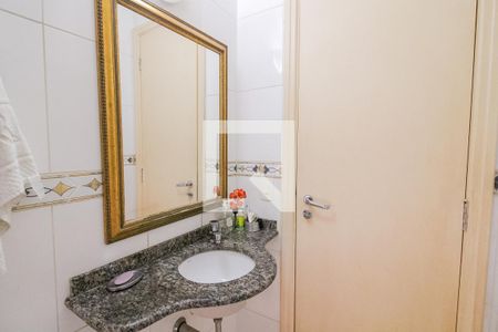 Casa à venda com 135m², 4 quartos e 2 vagas Casa à venda com 135m², 4 quartos e 2 vagasLavabo