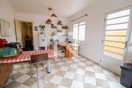 Casa à venda com 135m², 4 quartos e 2 vagas Casa à venda com 135m², 4 quartos e 2 vagasCozinha