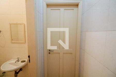 Casa à venda com 135m², 4 quartos e 2 vagas Casa à venda com 135m², 4 quartos e 2 vagasBanheiro de Serviço