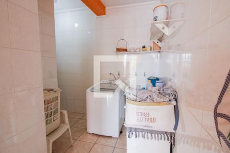 Casa à venda com 135m², 4 quartos e 2 vagas Casa à venda com 135m², 4 quartos e 2 vagasLavanderia