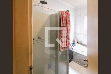 Casa à venda com 135m², 4 quartos e 2 vagas Casa à venda com 135m², 4 quartos e 2 vagasBanheiro da Suíte