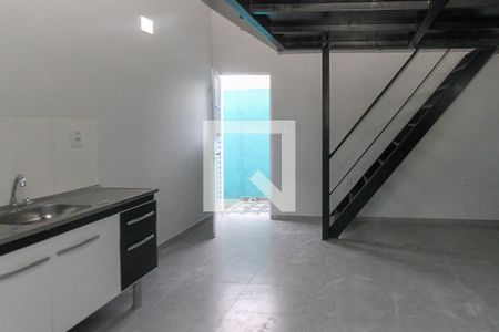 Sala e Cozinha de kitnet/studio para alugar com 1 quarto, 41m² em Vila Bela, São Paulo