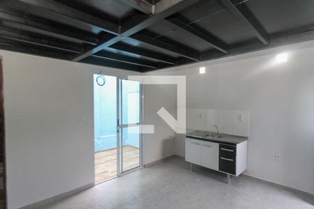 Sala e Cozinha de kitnet/studio para alugar com 1 quarto, 41m² em Vila Bela, São Paulo