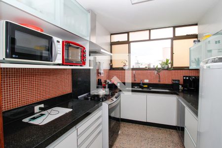Apartamento à venda com 260m², 4 quartos e 3 vagasCozinha