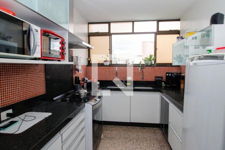 Apartamento à venda com 260m², 4 quartos e 3 vagasCozinha