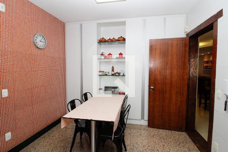 Apartamento à venda com 260m², 4 quartos e 3 vagasCozinha